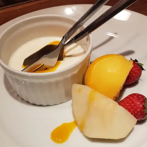 Quatre Lapin Kobe Sannomiya-1c.webp