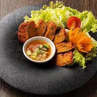 Asiatique Toranomon-1b.webp