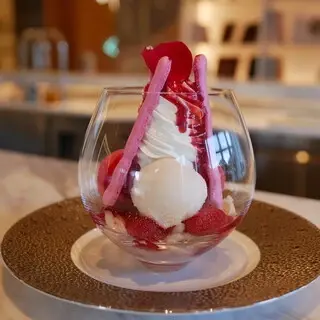 Pierre Hermé Paris Aoyama-1d.webp