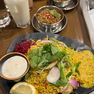 Curry Shop Hatsukoi-1d.webp