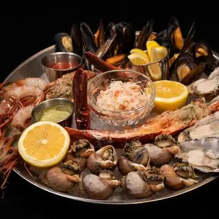 Peter Luger Steak House Tokyo-1c.webp