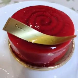 Patisserie Yusasage Shinjuku Store-1d.webp