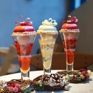 Salon Bake And Tea Newoman Shinjuku-1a.webp