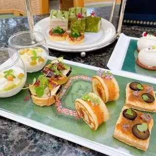 The Peak Lounge-1b.webp