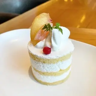 Pastry Shop Andaz Tokyo-1a.webp