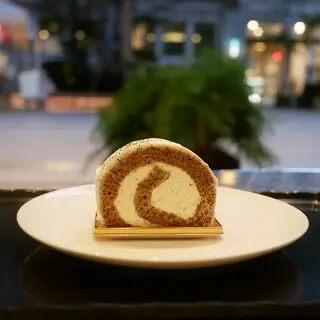 Toshi Yoroizuka Tokyo-1c.webp