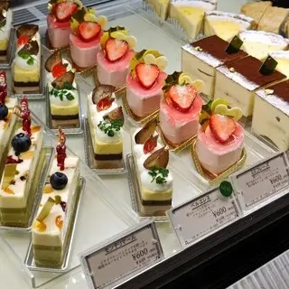 La Précieuse Kioicho Store-1a.webp