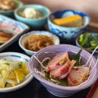 One Tree Bamboo Forest Grass-1a.webp