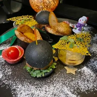 Sky Gallery Lounge Levita&the Bar-1b.webp