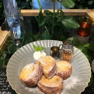 Aoyama Flower Market Tea House Akasaka Biz Tower-1b.webp