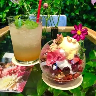 Aoyama Flower Market Tea House Akasaka Biz Tower-1d.webp