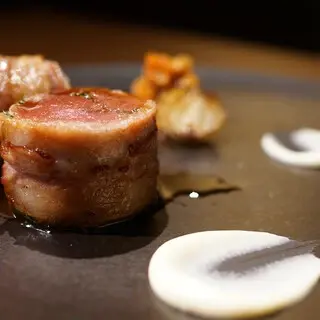 Bistro Couplet-1b.webp