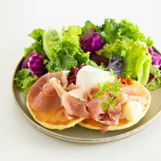 Uzna Omom Harajuku Main Store-1b.webp