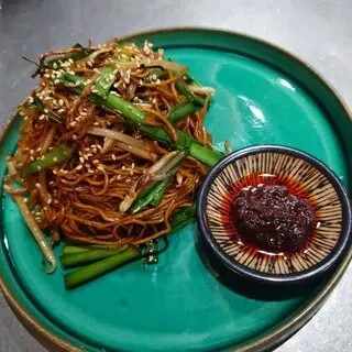 Minami Aoyama Essence-1c.webp