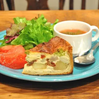Granny Smith Apple Pie & Coffee Aoyamaten-1d.webp