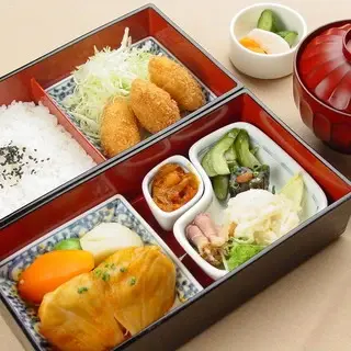 Gensen-yoshoku Sakurai-1b.webp