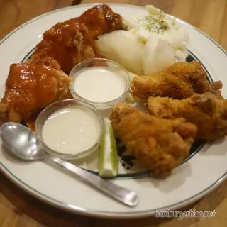 Cruz Burgers & Craft Beers-1b.webp