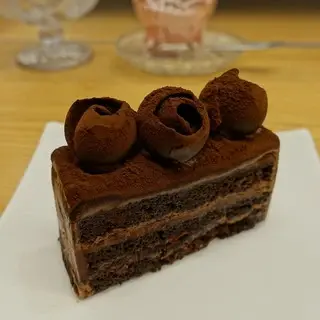 La Precieuse-1c.webp