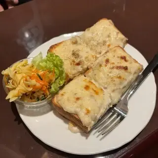 Trois Bagues-1b.webp