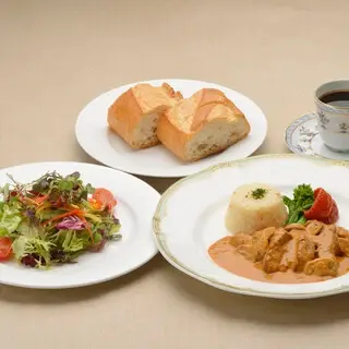 Coffee Parlor Hilltop-1b.webp