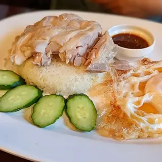 Khao Man Gai Restaurant Pui-1d.webp