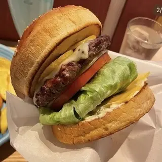 Louis Hamburger Restaurant-1a.webp