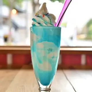 Louis Hamburger Restaurant-1d.webp