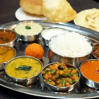 Nandhini Kiyosumi-shirakawa-1d.webp