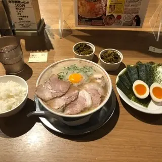 Sandaime Hakatadaruma-1a.webp