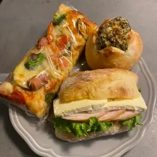 Blau Berg Bakery-1b.webp