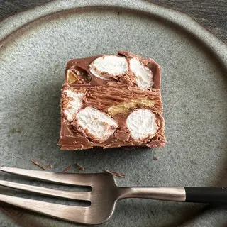 Chocolatier Erica-1b.webp