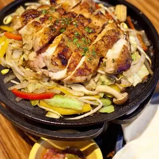 El Caliente Modern Mexicano-1a.webp