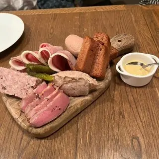 Bistro Le Sept-1b.webp