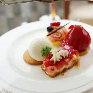 Lobby Lounge-1a.webp