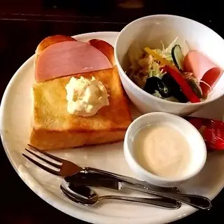 Royal Coffee Shop-1a.webp