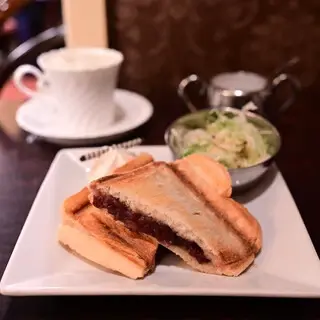 Royal Coffee Shop-1c.webp