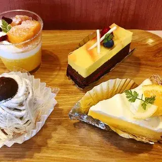 Cattleya Shinjujo Store-1b.webp