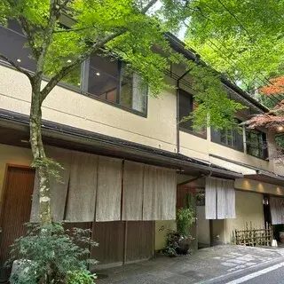 Hyoue Cafe-logo.webp