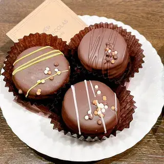 Saint Nicolas Korinbo Store-1a.webp