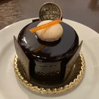 Saint Nicolas Korinbo Store-1b.webp