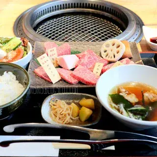 Niku Takumi Jade Kanazawa-1d.webp