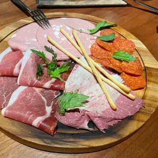 Main Bar Est Mare-1b.webp