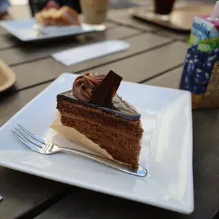 Motomachi Cake-1c.webp