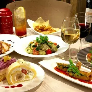 Le Salon De Nina's-1d.webp