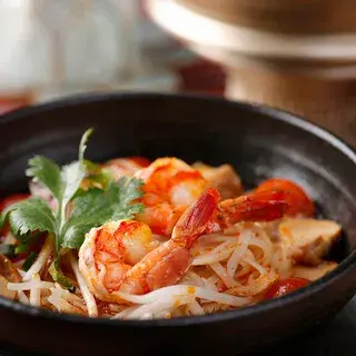 Queen Of Thailand Yokohama-1a.webp