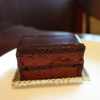 Pâtisserie Ravi,e Relier-1b.webp