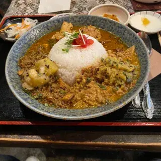 Spice Curry Kyu Yamutei Karahori-1a.webp