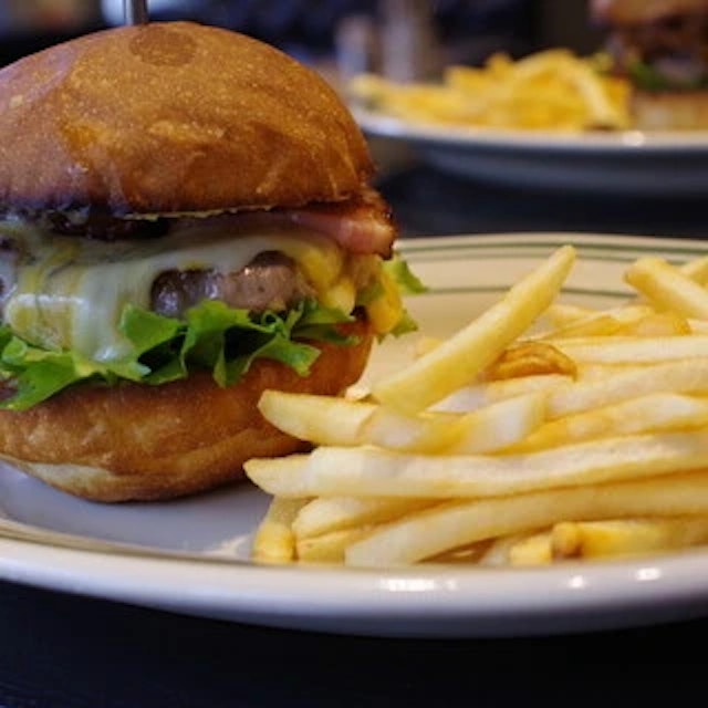 Viva La Burger-1b.webp